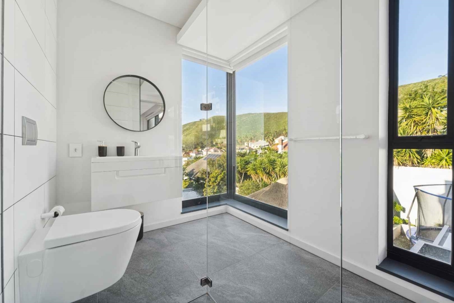 4 Bedroom Property for Sale in Fresnaye Western Cape